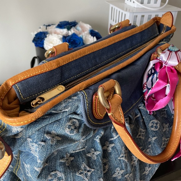 ❌SOLD❌Denim Medium Bag - Picture 2 of 8